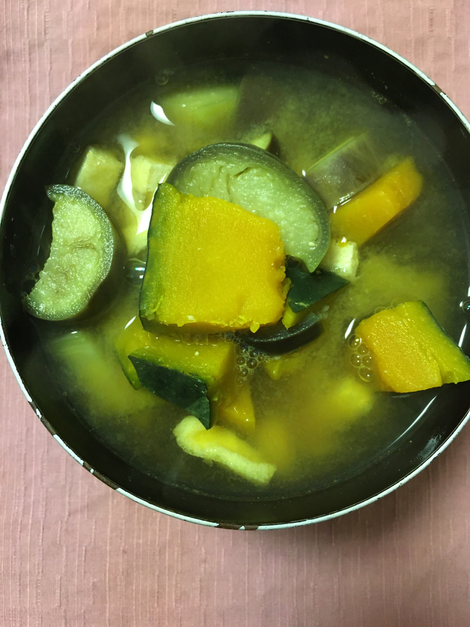 かぼちゃなす油揚げのお味噌汁 レシピ 作り方 By Nikumankun 楽天レシピ