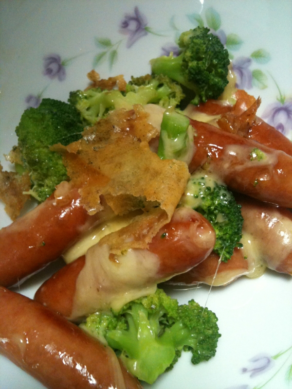 ブロッコリーとウインナーのチーズ炒め レシピ 作り方 By てつやんやん 楽天レシピ