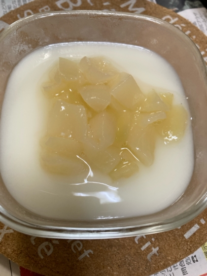 桃たっぷり！桃のヨーグルトゼリー♪桃香る