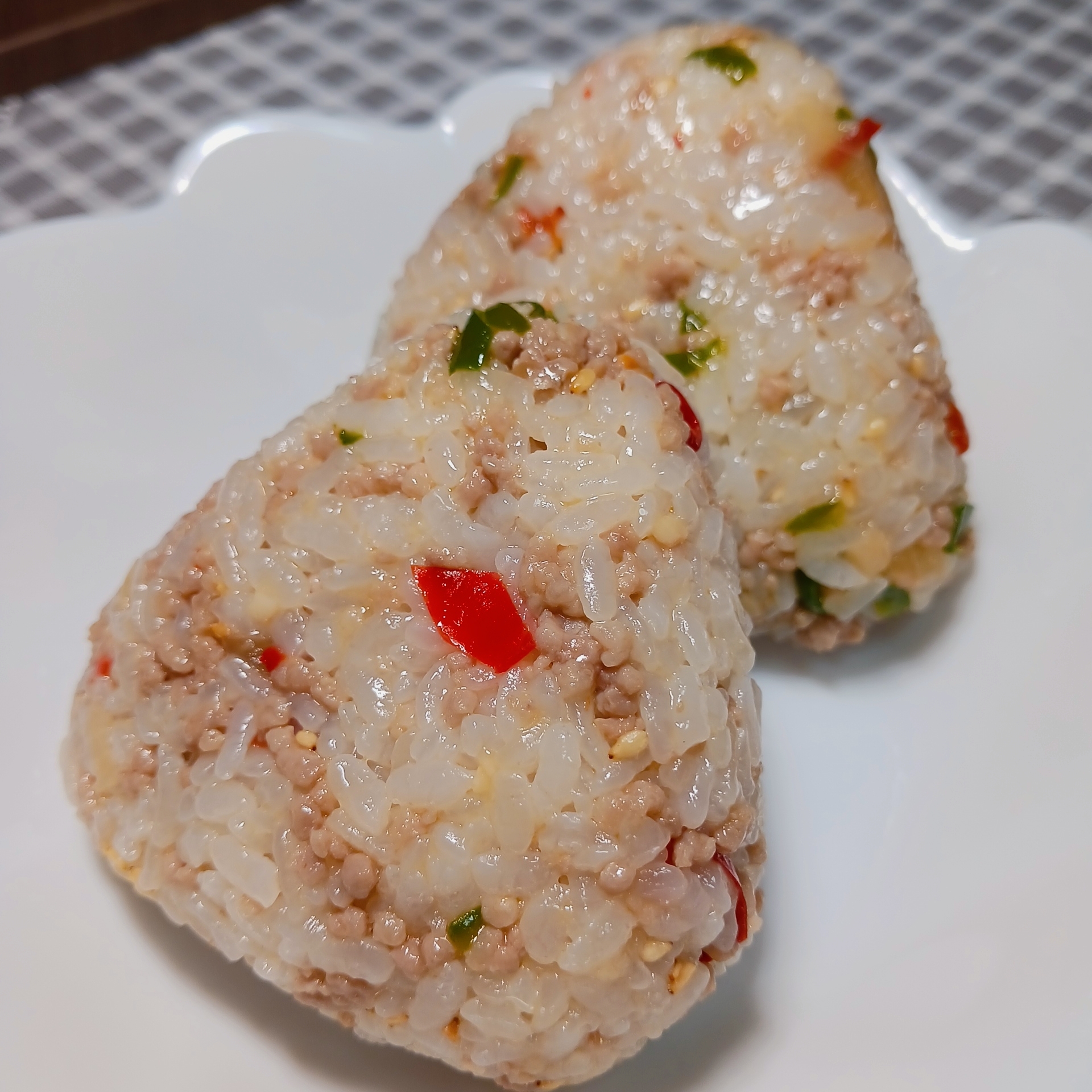 めちゃ旨♡リメイク♡ガパオ風おにぎり(˶ˊᵕˋ˵)