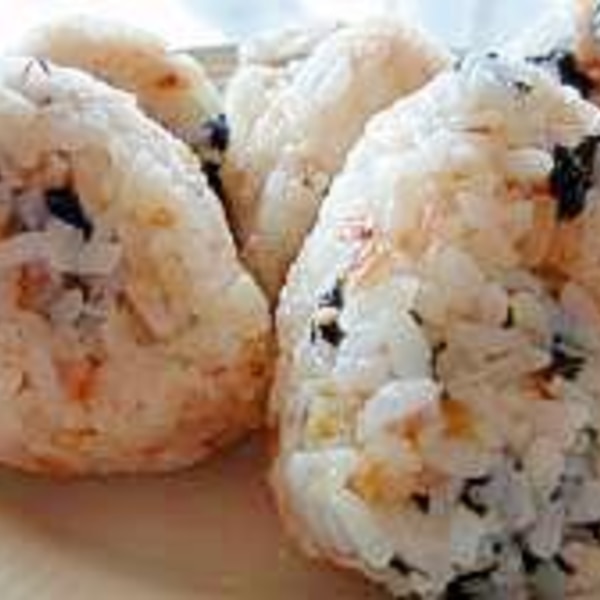 子供が食べやすい ちぎり海苔おにぎり レシピ 作り方 By Kapibara25 楽天レシピ 子供が食べやすい ちぎり海苔おにぎり レシピ 作り方 By Kapibara25 楽天レシピ