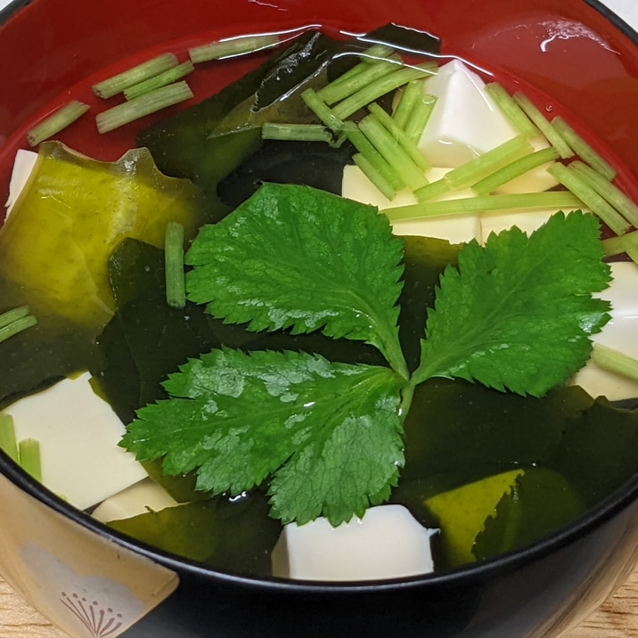 三つ葉と豆腐のすまし汁 レシピ・作り方 by 月のおと (お返しレポゆっくりです) - 楽天レシピ