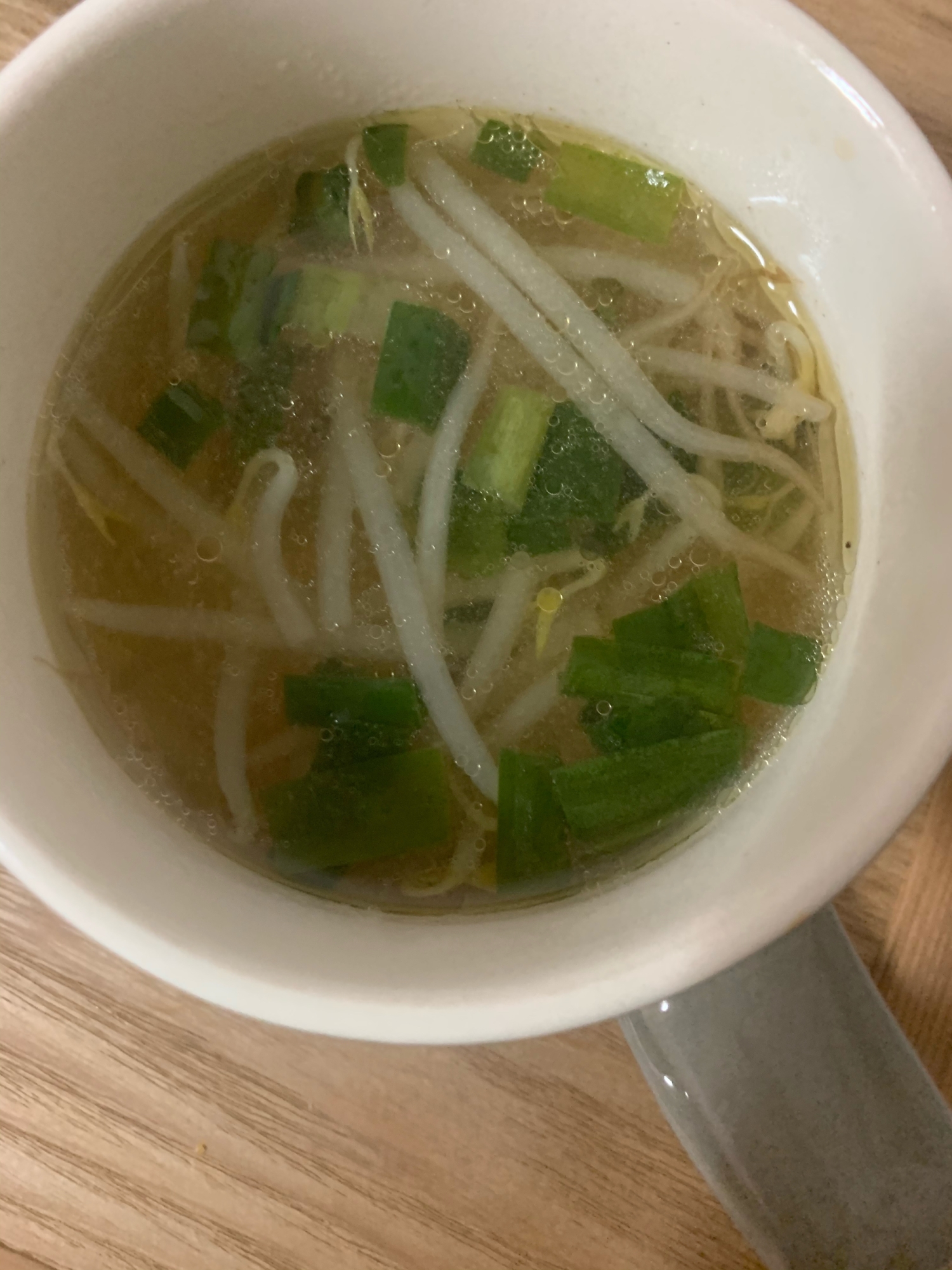 シンプル✨もやしと刻みネギの中華スープ