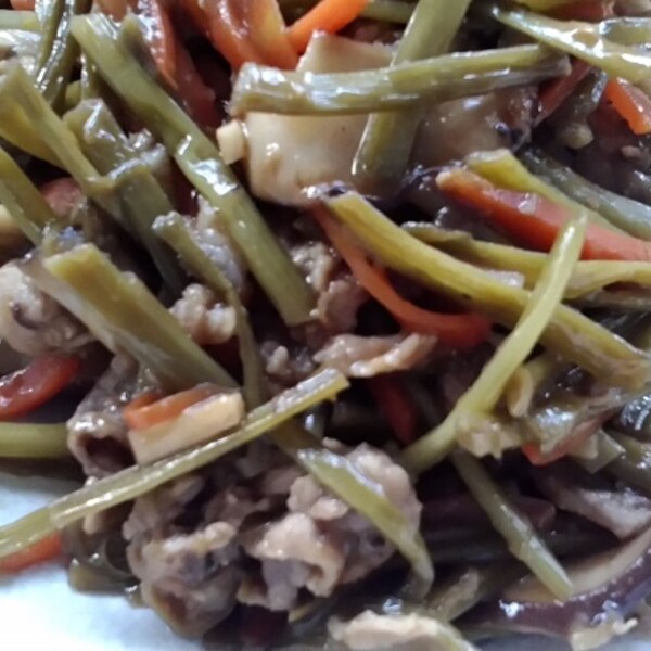 芋の茎と豚肉のソース炒め レシピ 作り方 By ミルミント 楽天レシピ 芋の茎と豚肉のソース炒め レシピ 作り方 By ミルミント 楽天レシピ