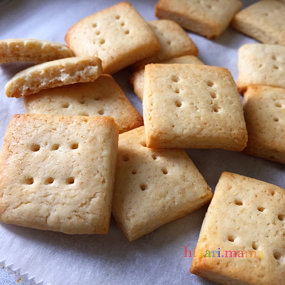 バター、卵無し♪トースターでスキムミルクビスケット
