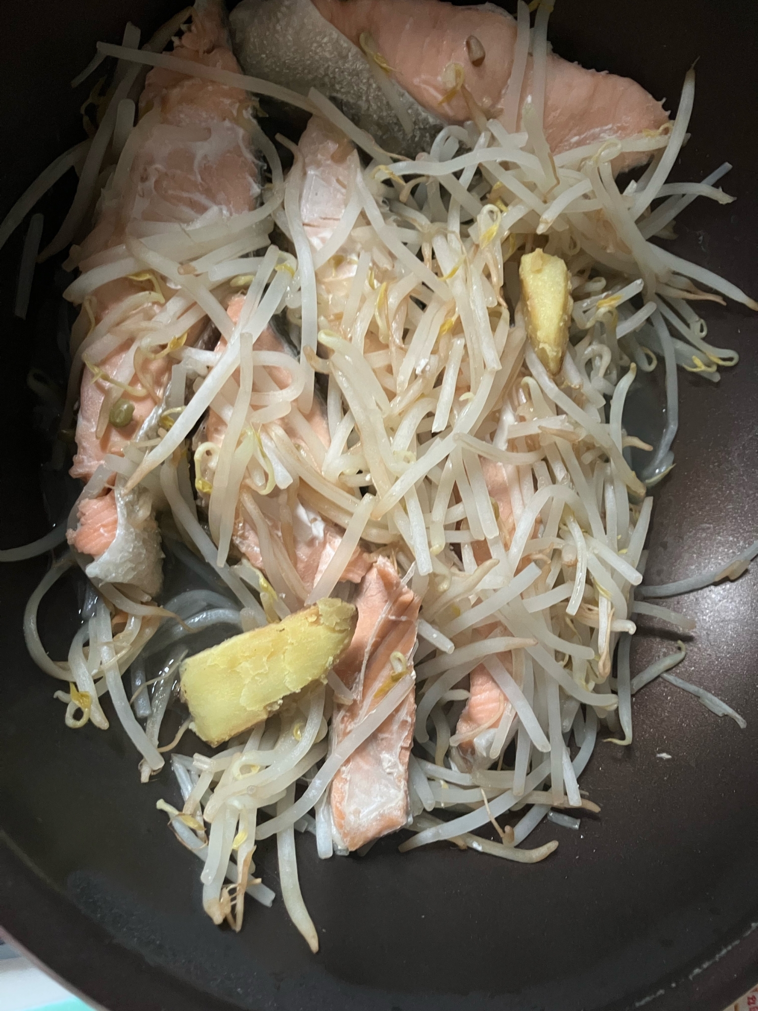 さつまいもと鮭ともやし