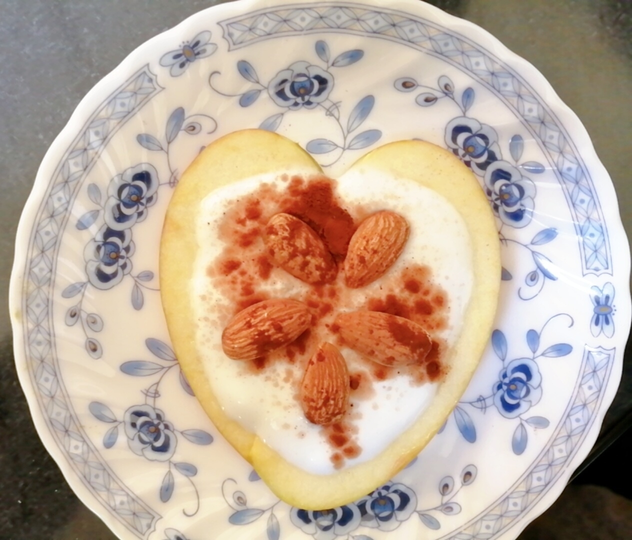 バレンタイン☆ココアとアーモンドとりんごのデザート