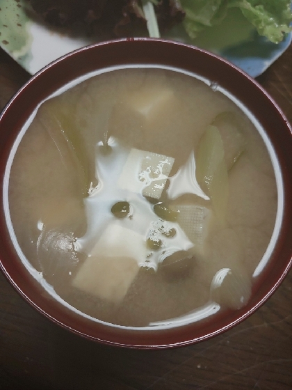 玉ねぎと豆腐の簡単みそ汁