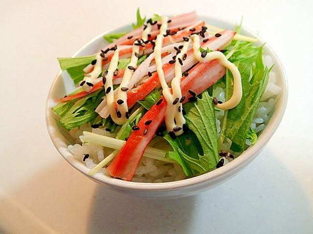 水菜とかにかまと黒ごまのご飯