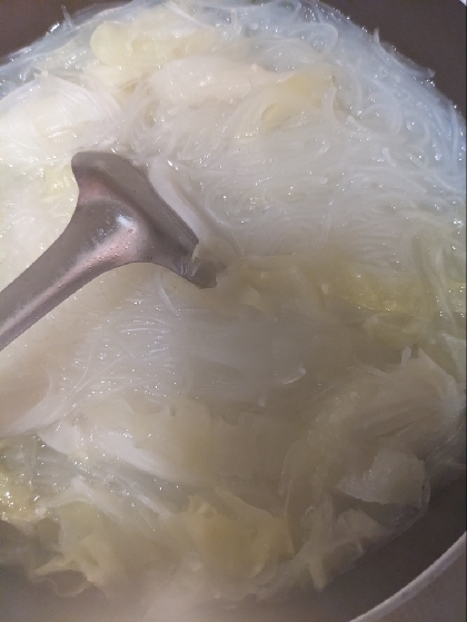 うどんスープの素で豆腐春雨スープ