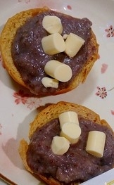 白いんげんに小豆ブレンドの手作りあんとスティックチーズですみません！あんとチーズの組み合わせ美味しかったです！ごちそうさまでした★