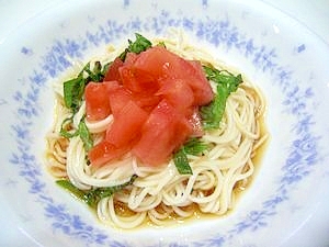 夏野菜のピリ辛そうめん