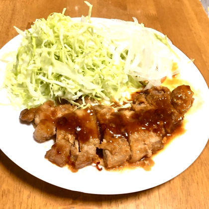 お肉が柔らかく焼けました。
キャベツと玉ねぎスライス&トンテキの無限ループにハマりそうです。
とても美味しかったです。