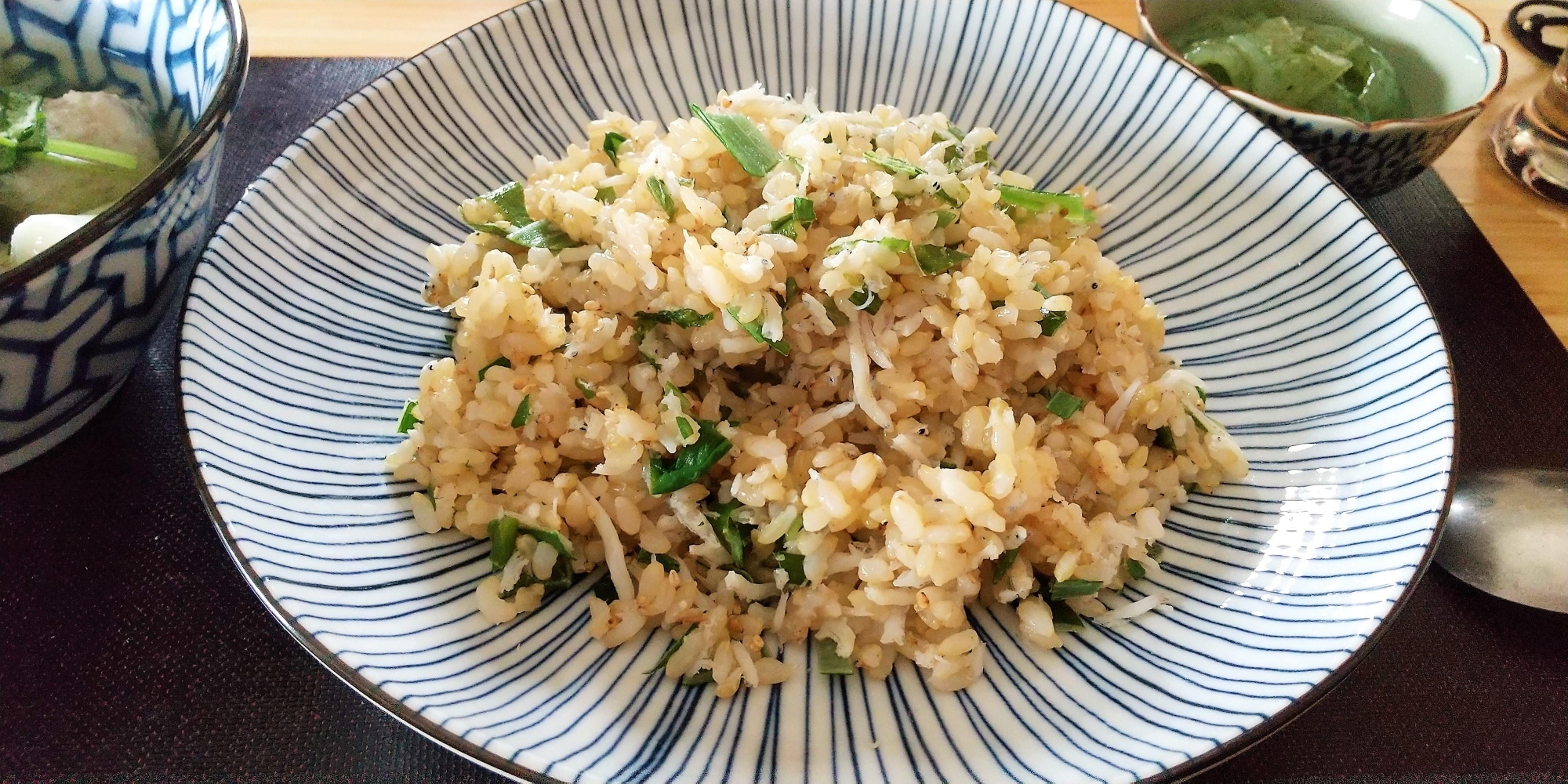 しらすと梅のゆず胡椒チャーハン　余った青ネギ活用！