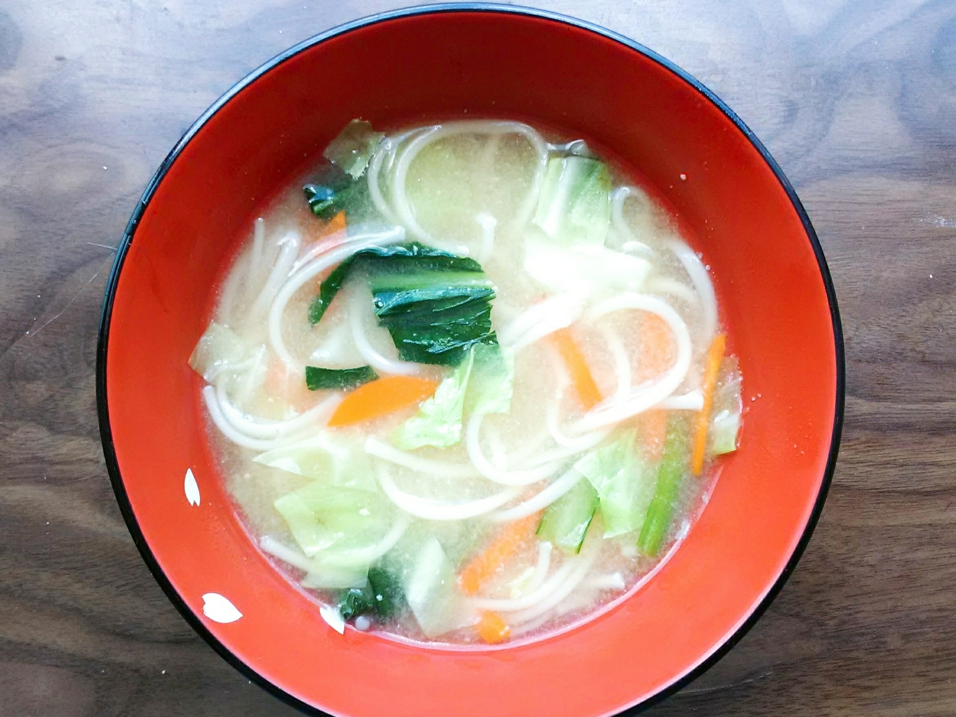 キャベツと人参と素麺の味噌汁