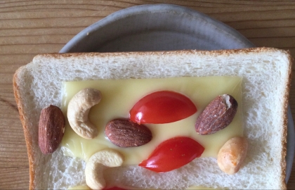 トマトナッツ♪トースト✧˖°