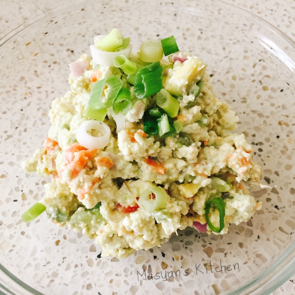 豆腐とアボカドのわさマヨサラダ