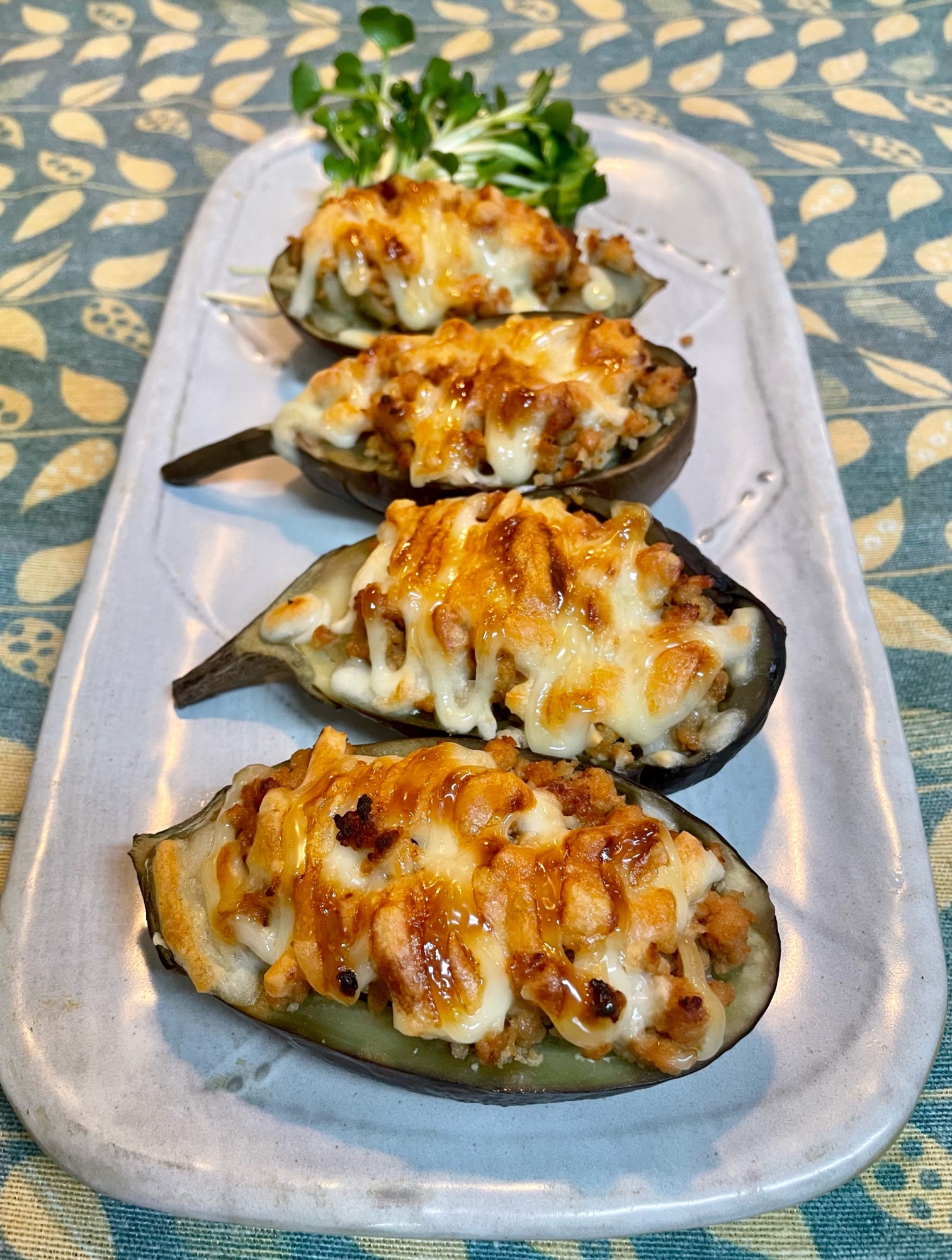 鶏そぼろをリメイク♡茄子の味噌風味チーズマヨ焼き