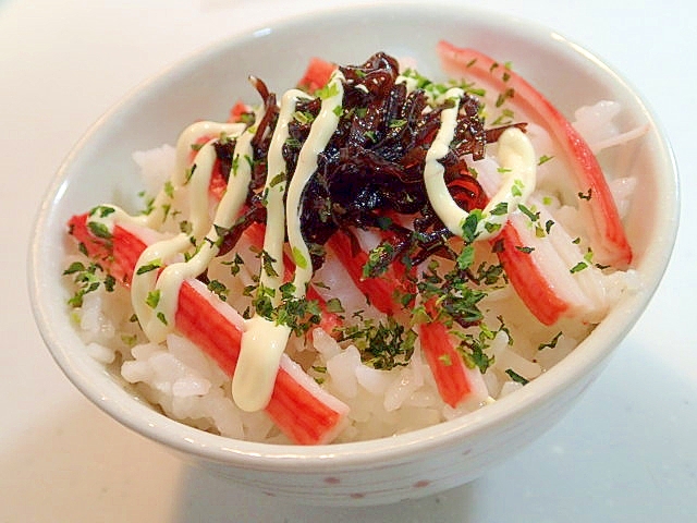 麺つゆ/マヨ/青のりで　かにかまと昆布佃煮のご飯