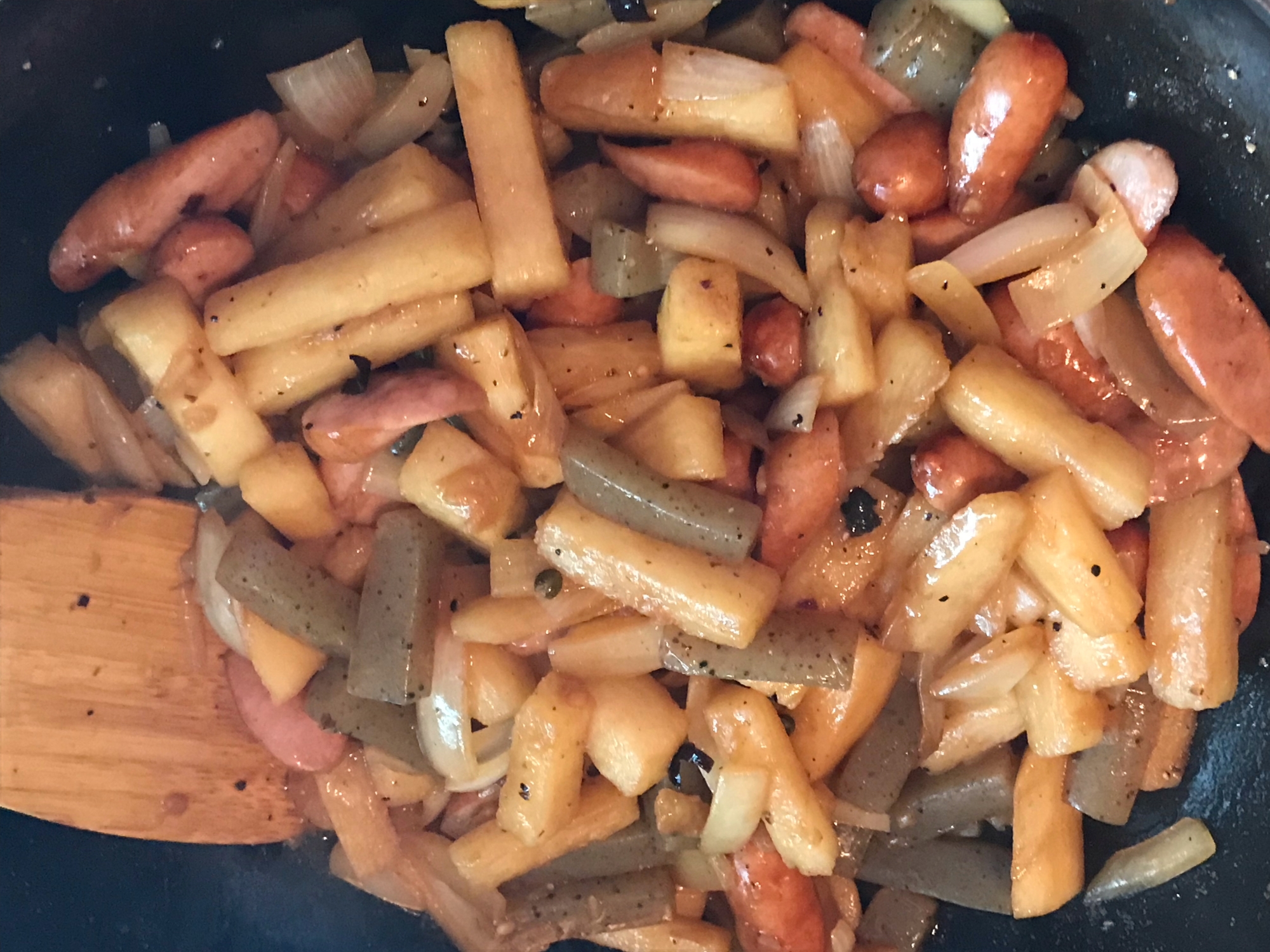 山芋と蒟蒻の黒酢ピリ辛炒め