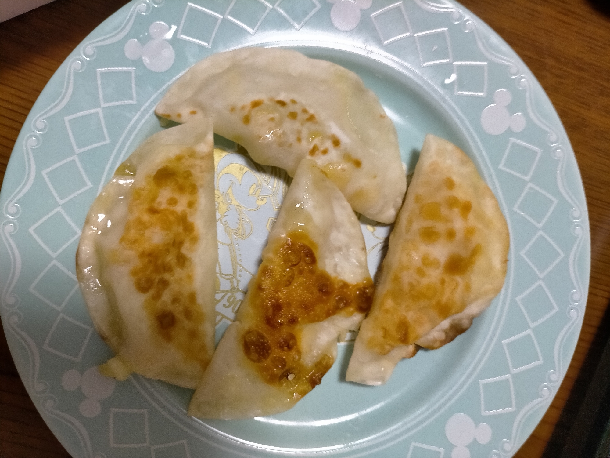 餃子の皮のコーンチーズ包み焼き