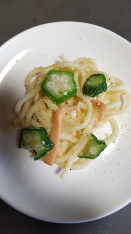 オクラとベーコンの簡単パスタ