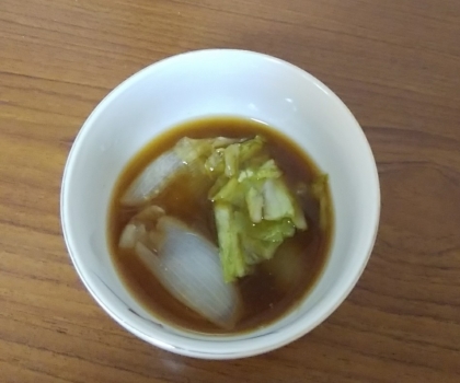 キャベツと新玉ねぎの味噌汁