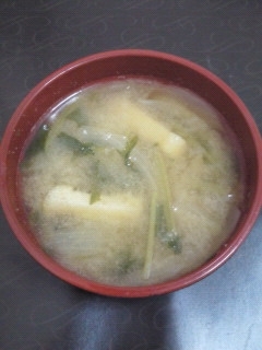 玉葱と水菜のお味噌汁