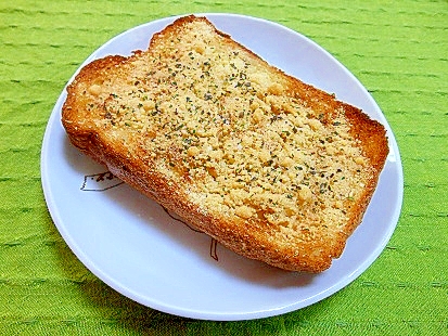 粉チーズバジルトースト