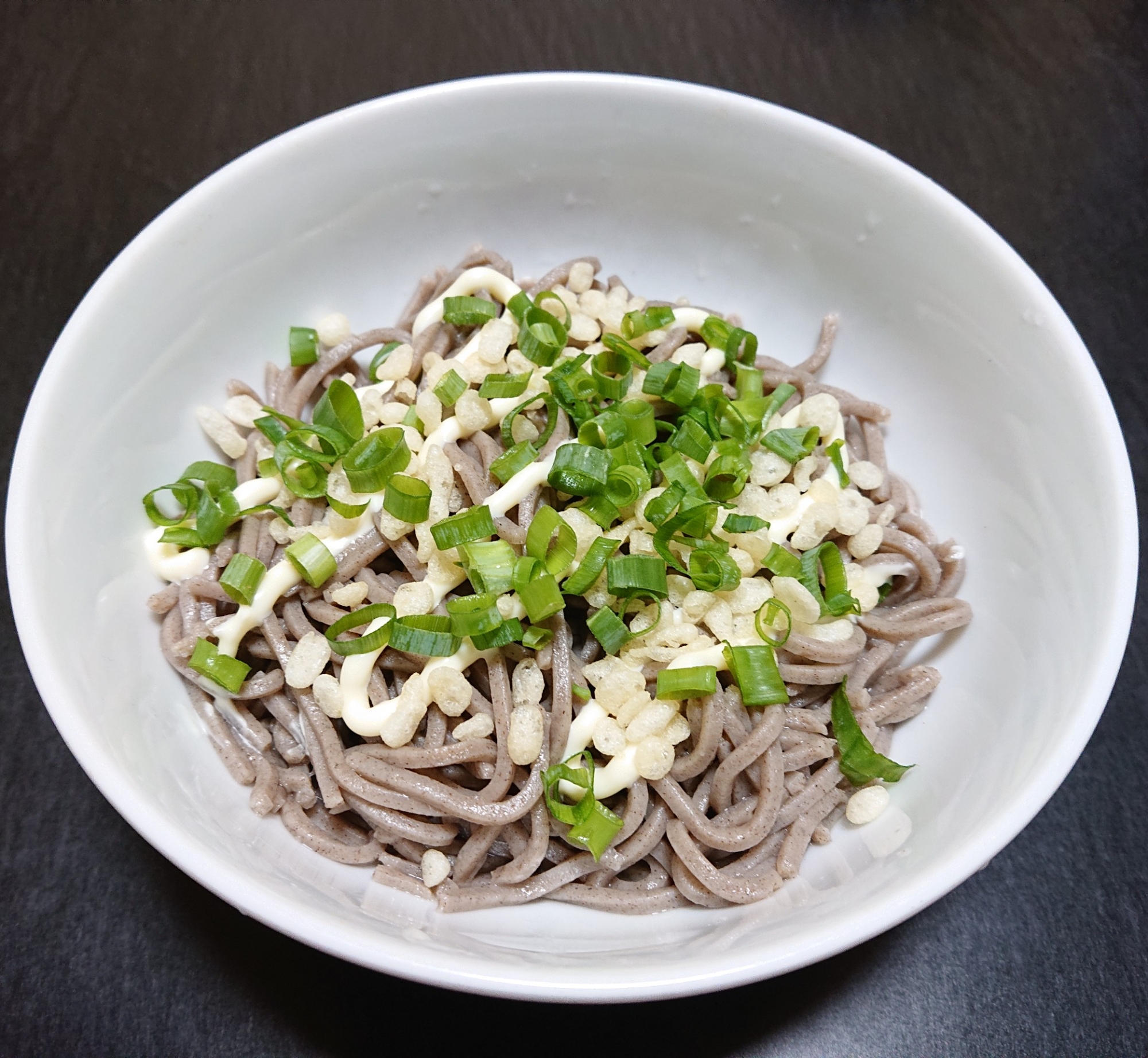 冷やしぶったぬネギマヨ蕎麦