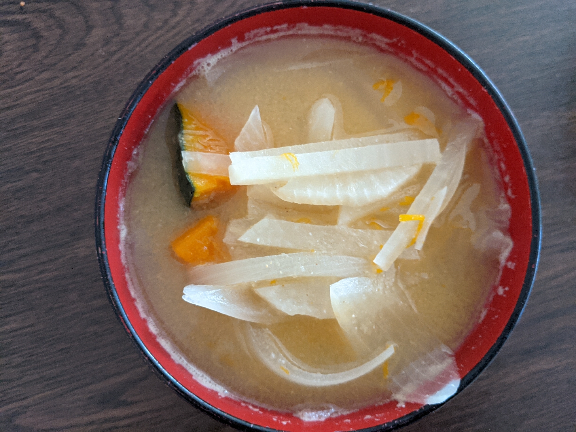 大根と玉ねぎとカボチャの味噌汁