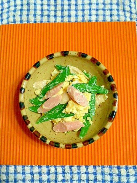 スナップエンドウと卵と魚肉ソーセージの生姜マヨ♪