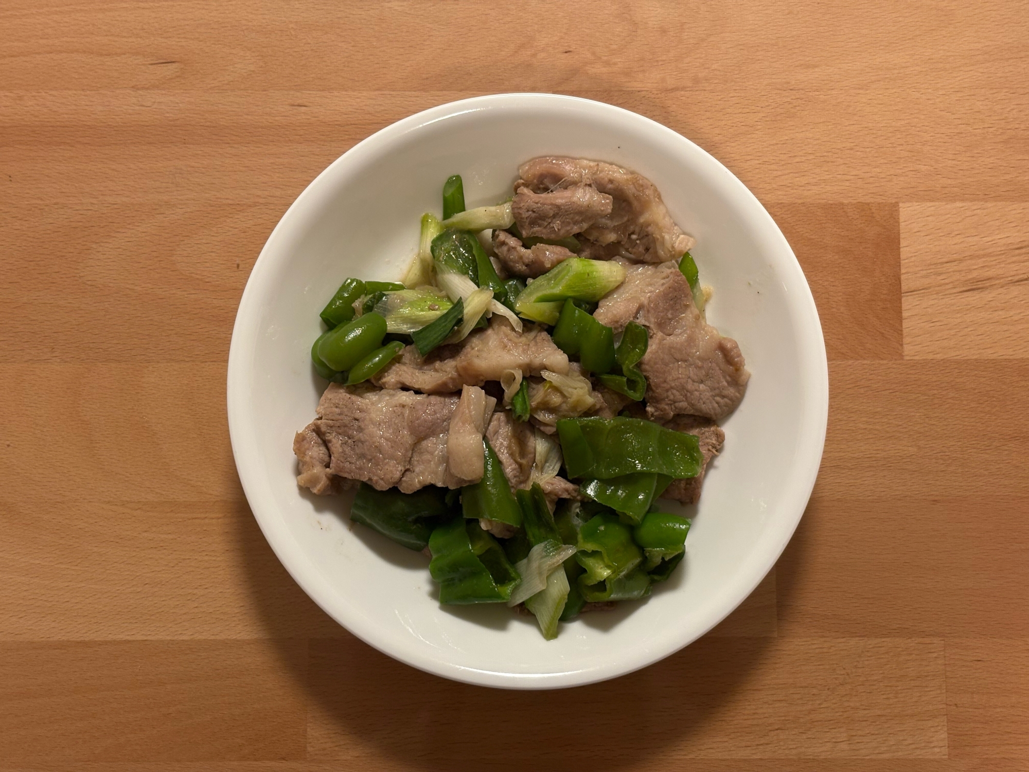 豚ロース肉とピーマンとネギの野菜炒め