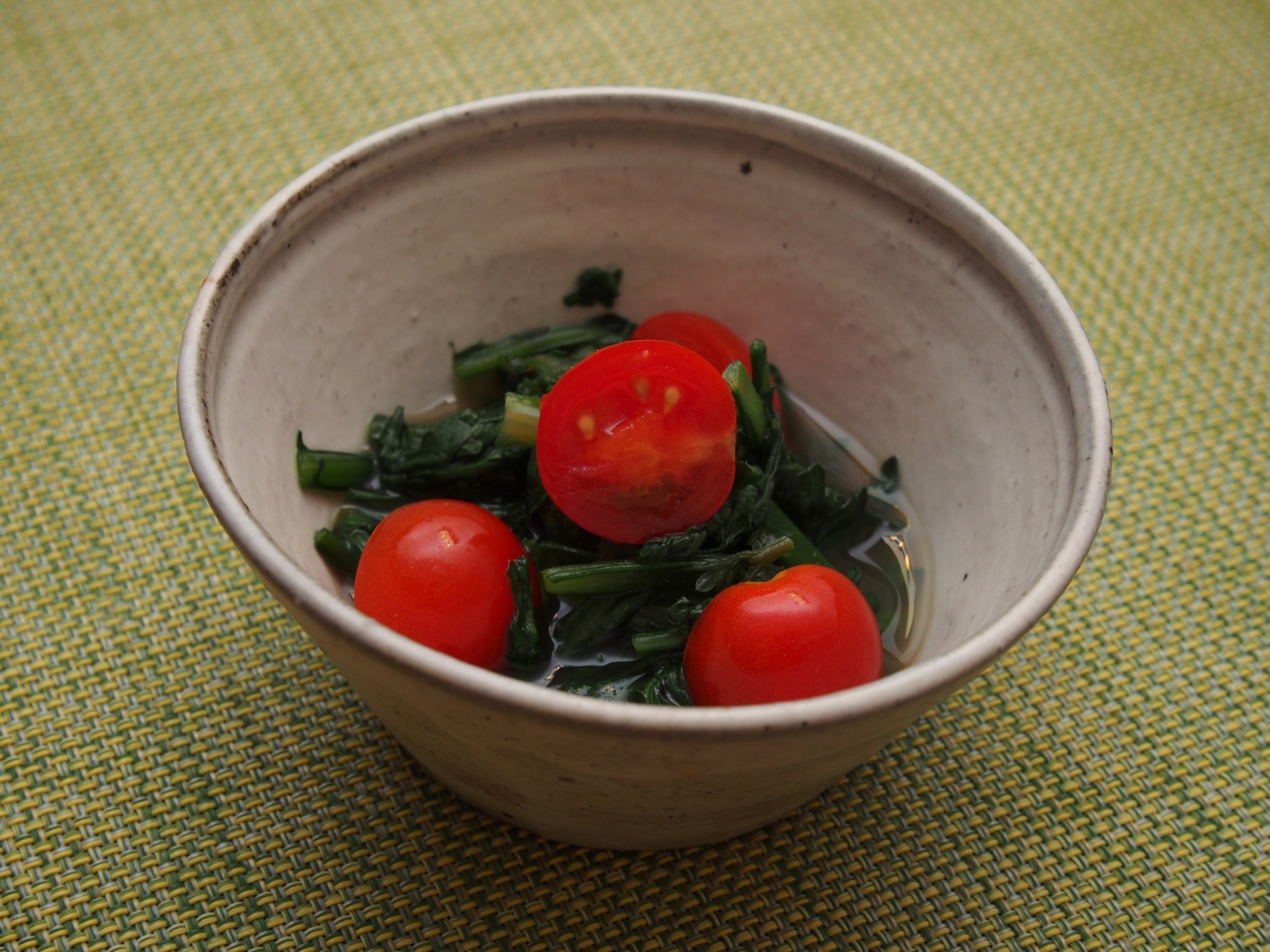 さっぱりからしで！春菊とミニトマトのお浸し