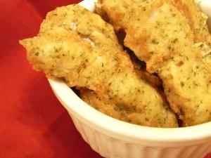 白い器に入った太刀魚のフリッター