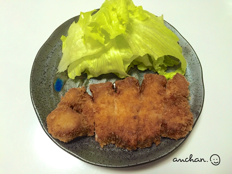 ぱぱ大好きとんかつ！筋切り〜