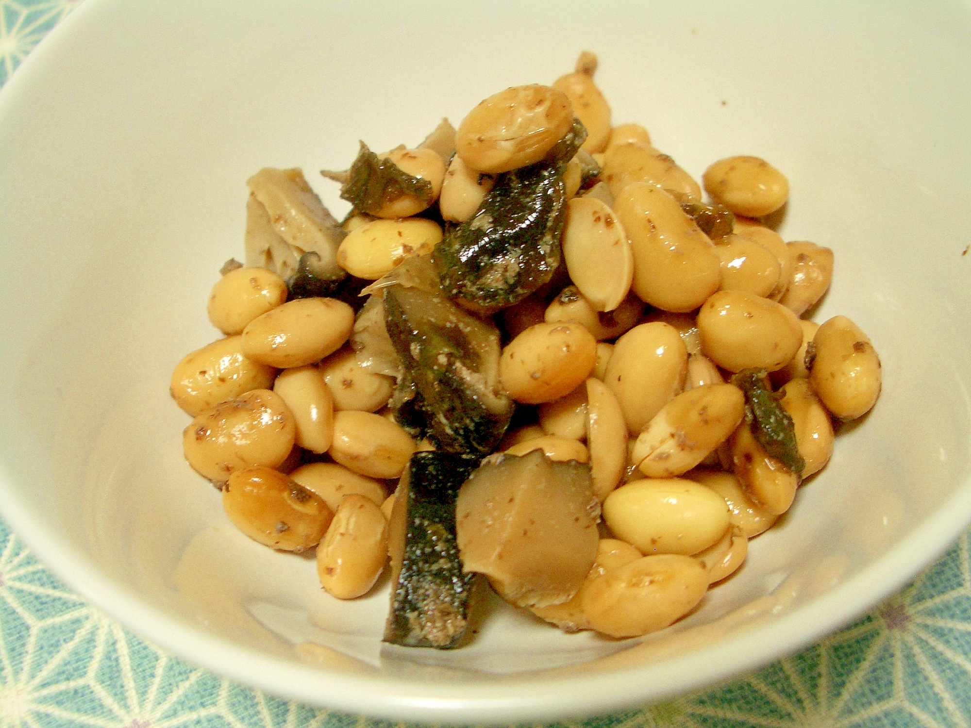 大豆と椎茸、昆布の煮物