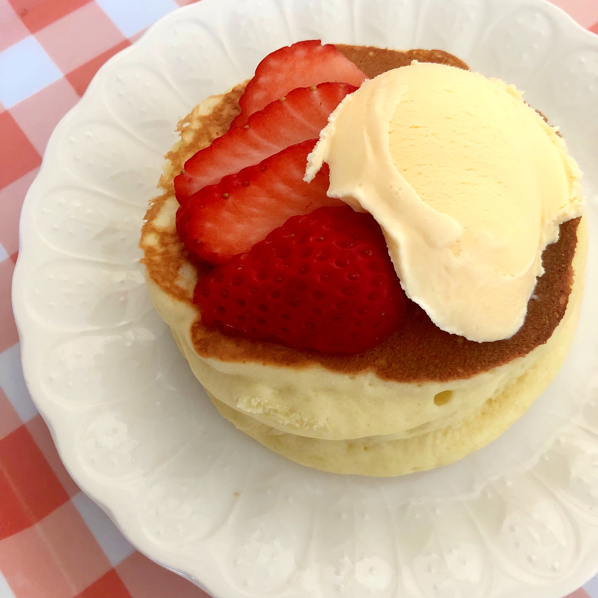 いちごとアイスのホットケーキ☆