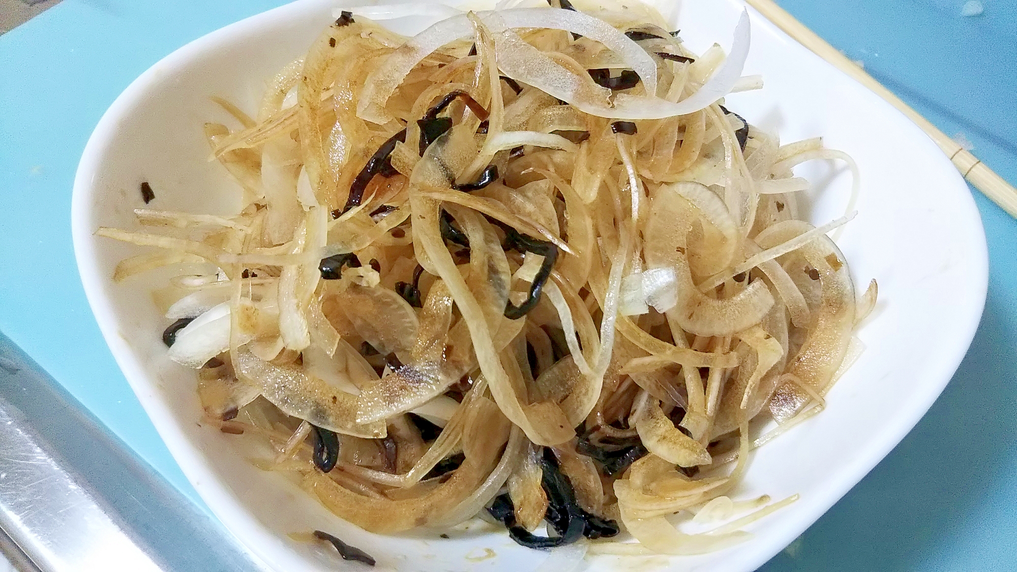 昆布の佃煮で簡単玉ねぎサラダ