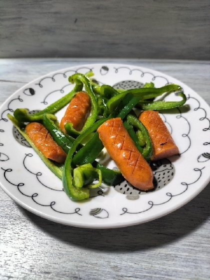 ウインナーとプロッコリーの炒めもの