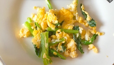 小松菜と卵のクレイジーソルト炒め