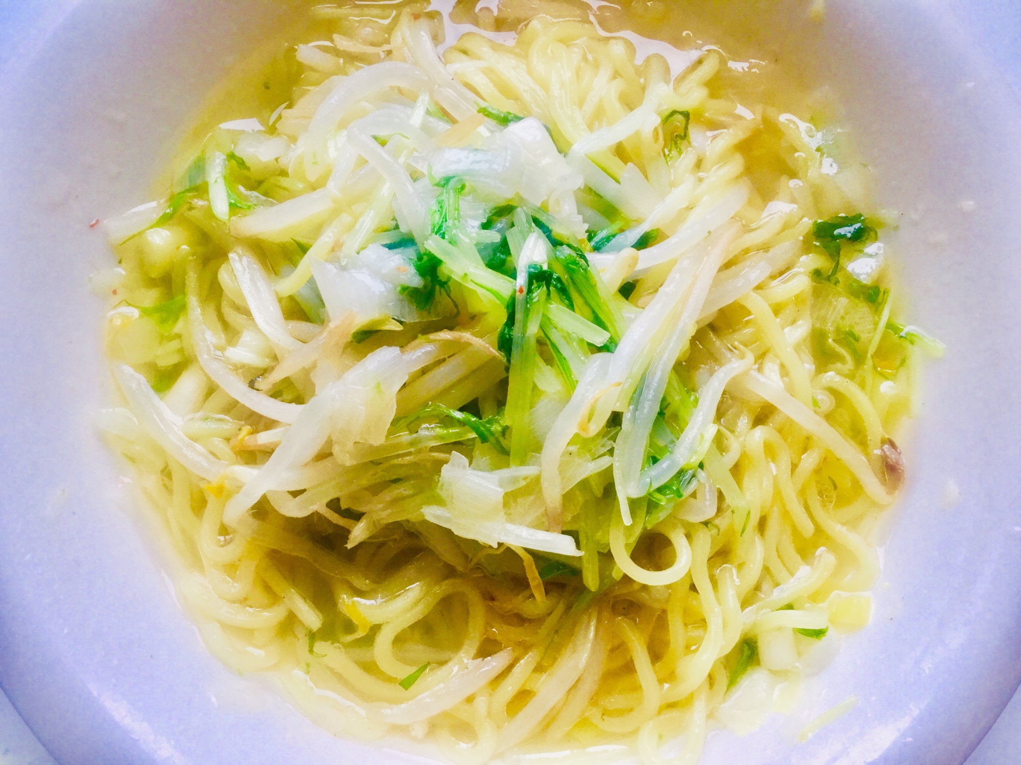 50円でできる 水菜ともやしの海老風味ラーメン