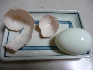 １発でokな 半熟卵の殻の剥き方 レシピ 作り方 By ごんもも０１０１０１ 楽天レシピ