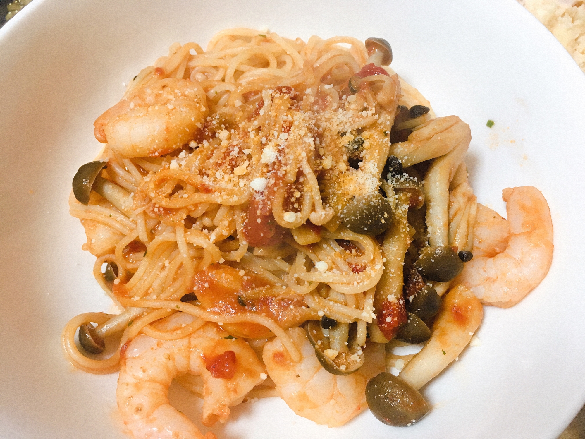 エビとキノコのトマトパスタ