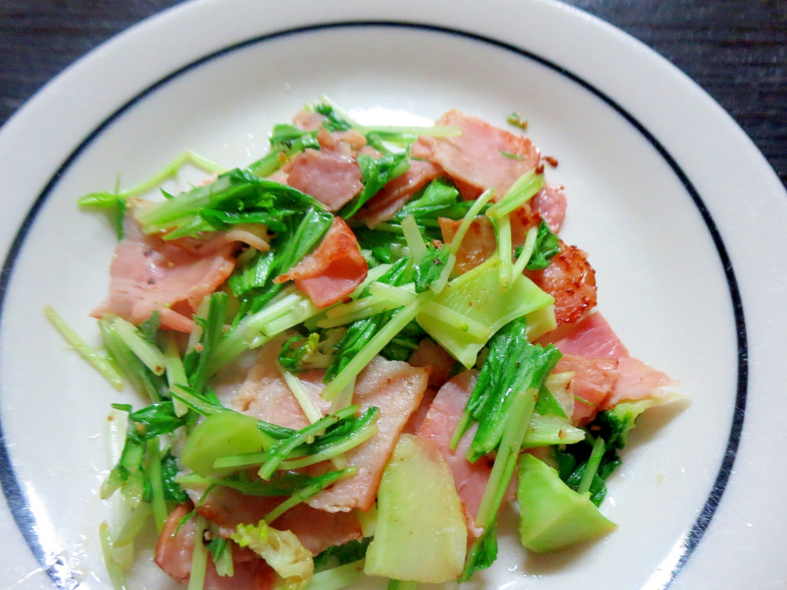 ベーコンと残り野菜の簡単炒め