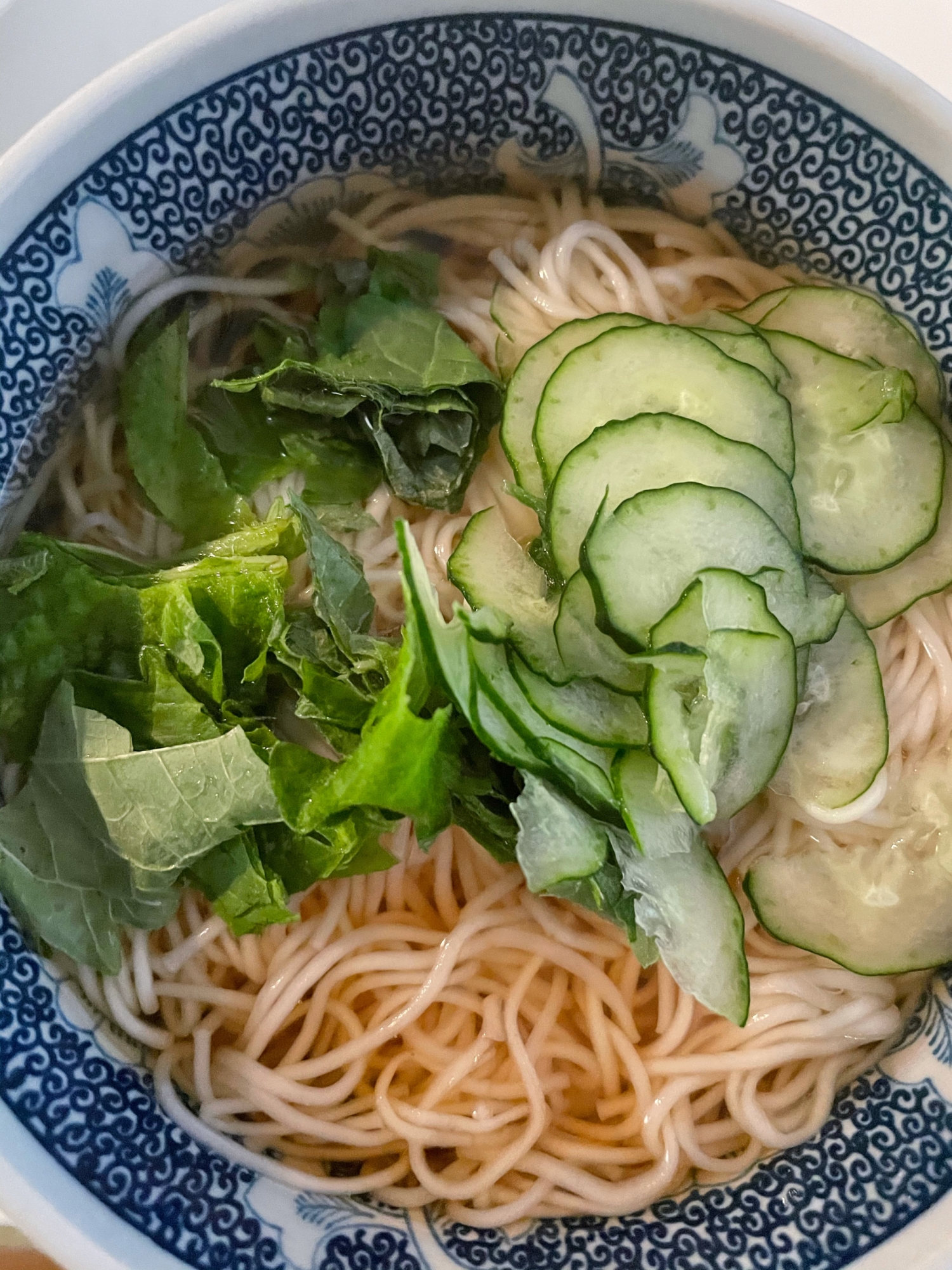 キュウリと大葉の温素麺