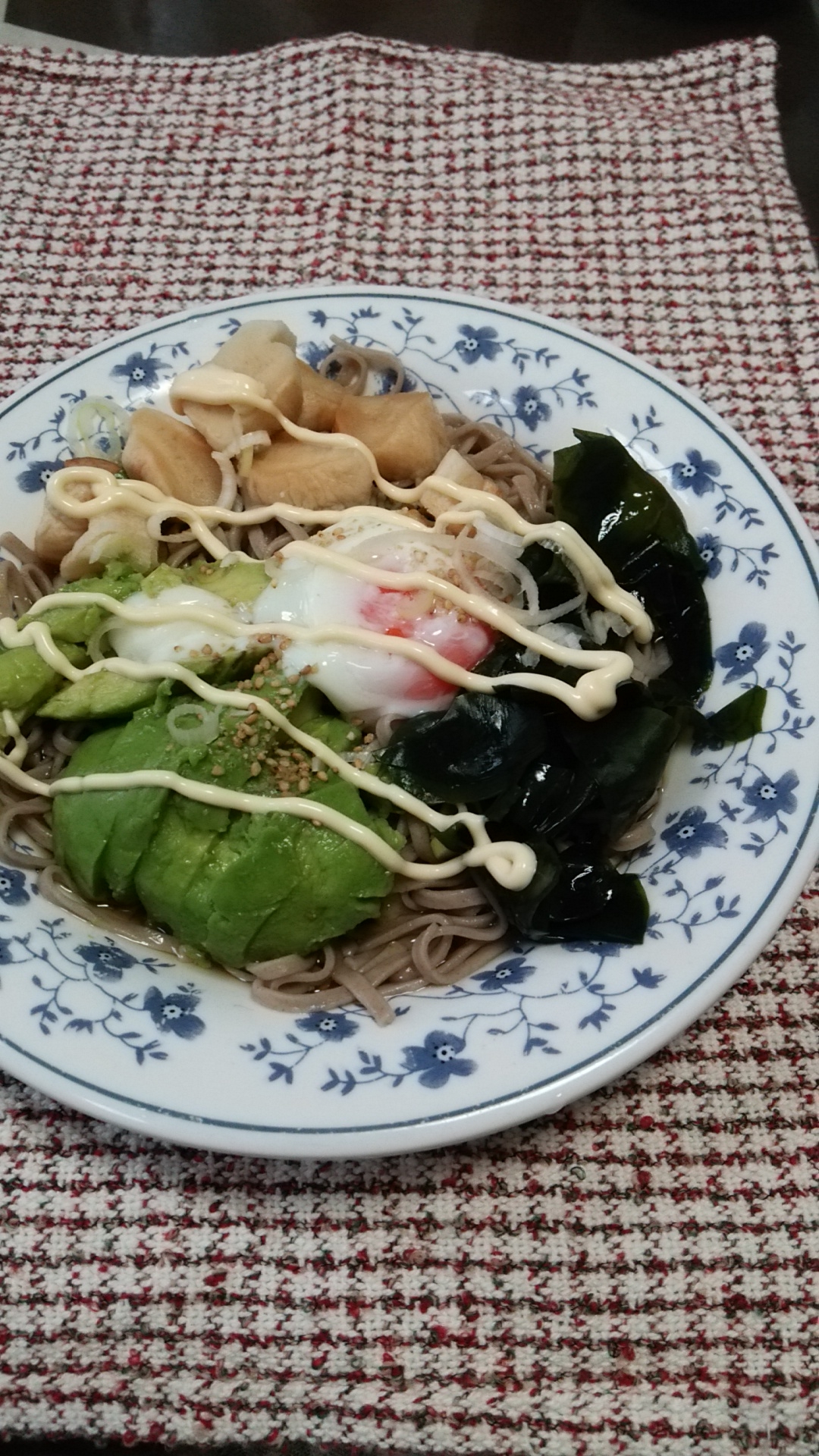 アボカドトッピング蕎麦