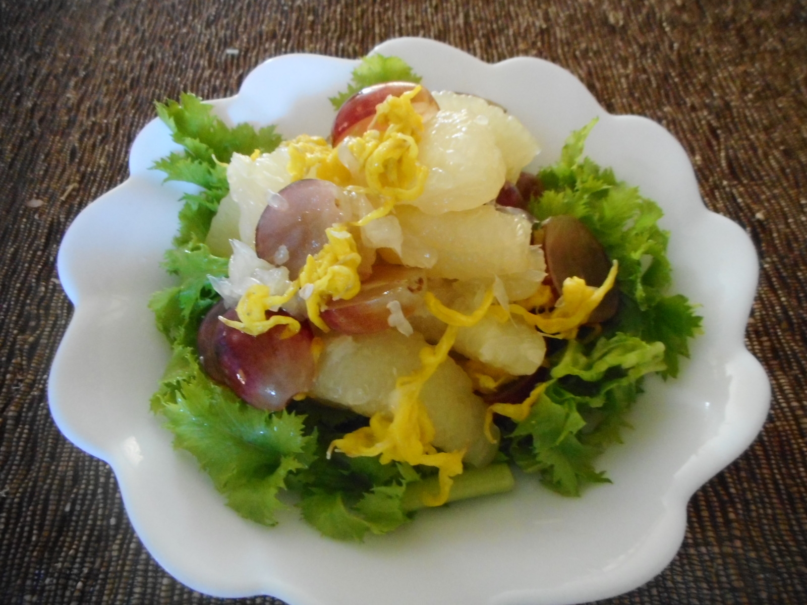 ブドウとグレープフルーツの菊花和え レシピ 作り方 By Mococo05 楽天レシピ