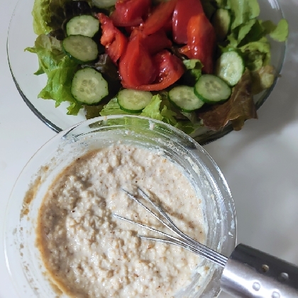 豆腐でつくるクリーミーな胡麻ドレッシング