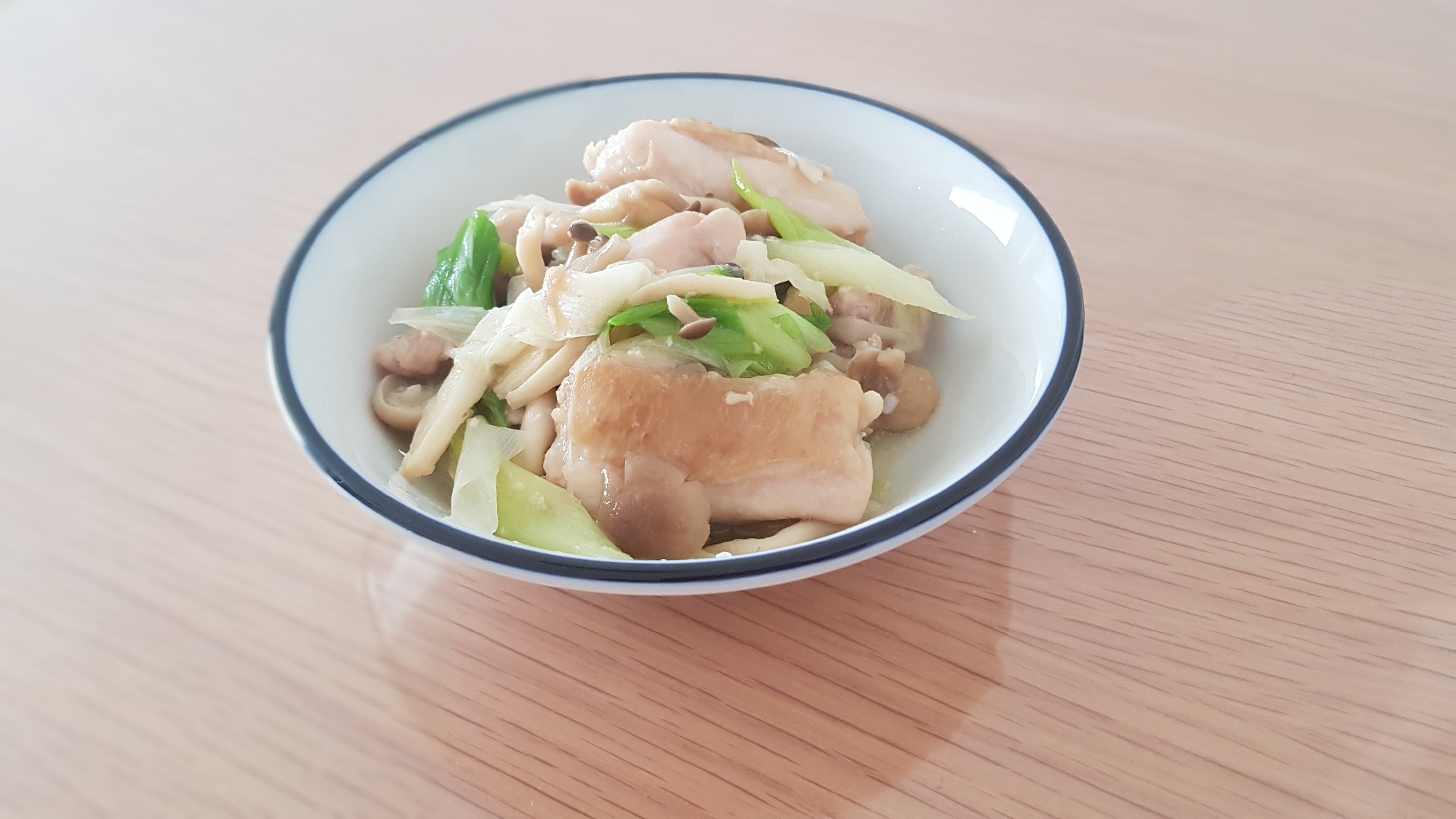 簡単味付け！鶏肉のしっとり塩麹炒め